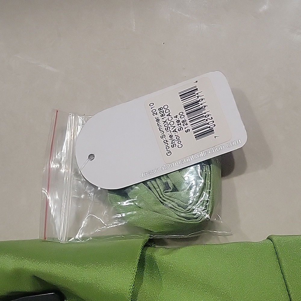 BRIGHT GTEEN STRAPLESS DRESS - Picture 2 of 3